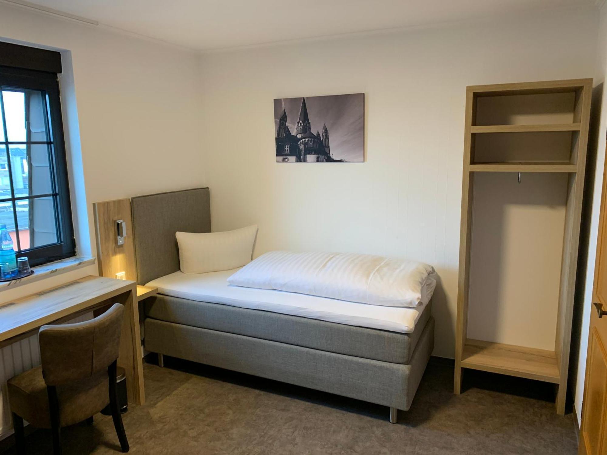 Hotel B4 Limburg an der Lahn Bilik gambar